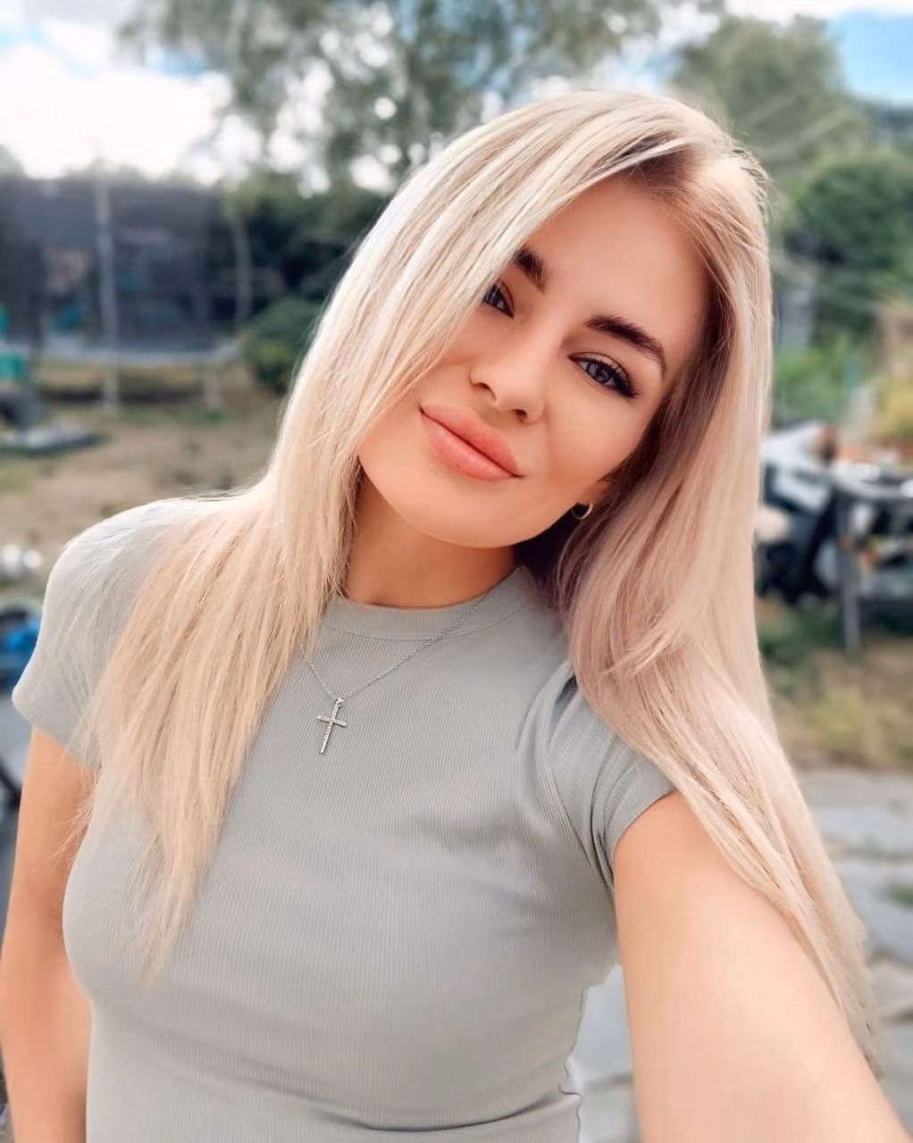 Marina 32 Dnepr Ukraine magnifique mariée pour la compagnie