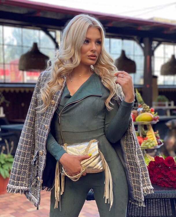 Larisa femme russe barbie