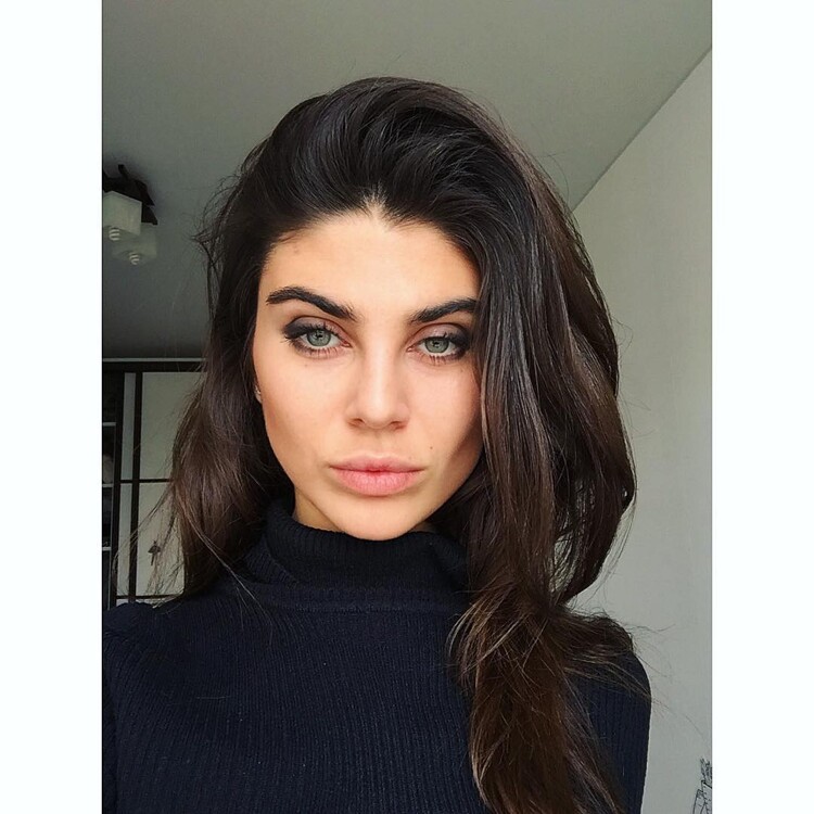 Nastya femme russe en suisse