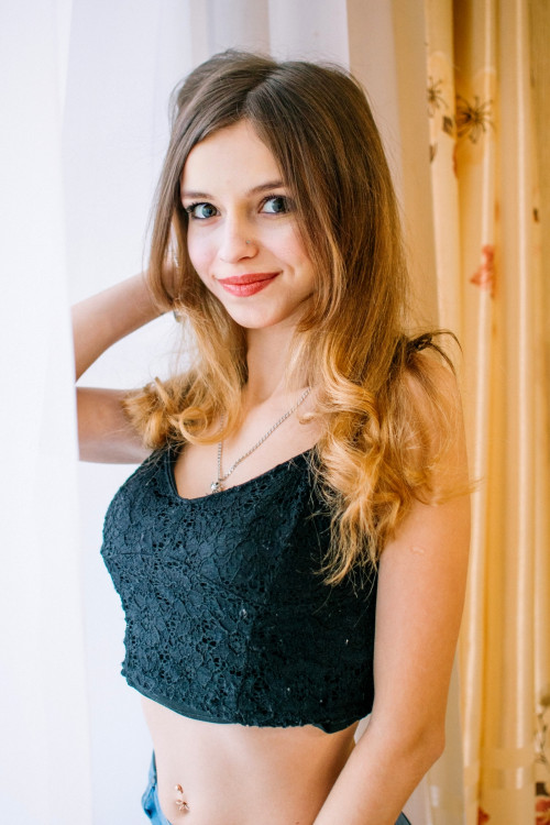 Olena femme russe et ukrainienne