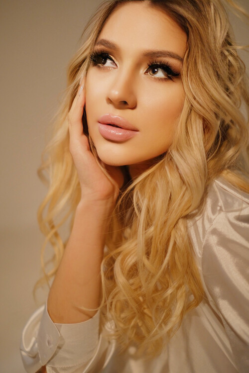 Nadya femme russe fidele