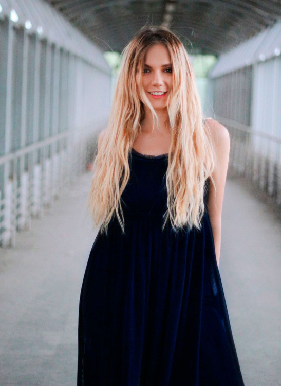 Olga femme russe foulard