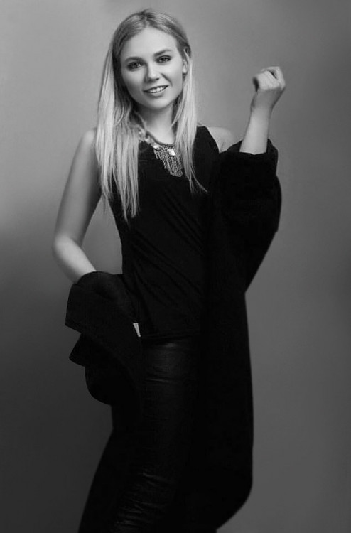 Olga femme russe foulard