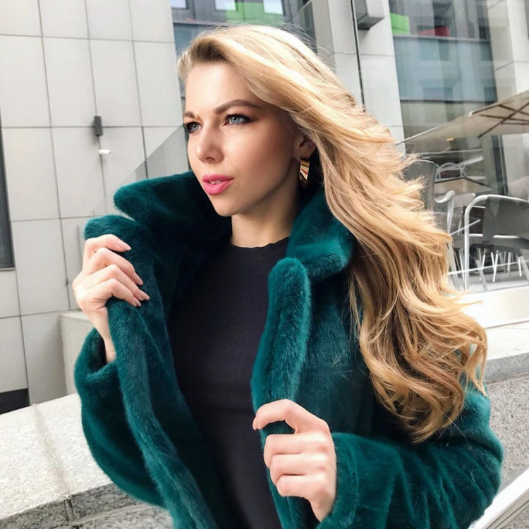 Svetochka femme russe foulard