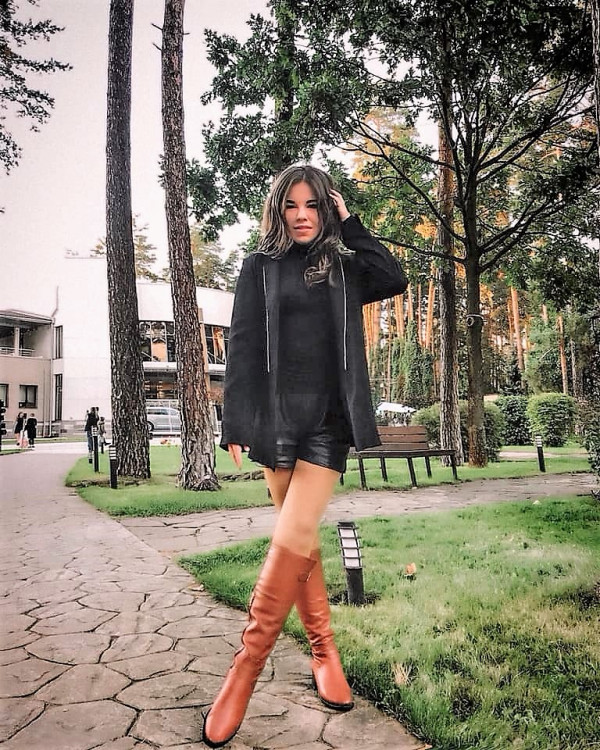 Karolina femme russe jalouse