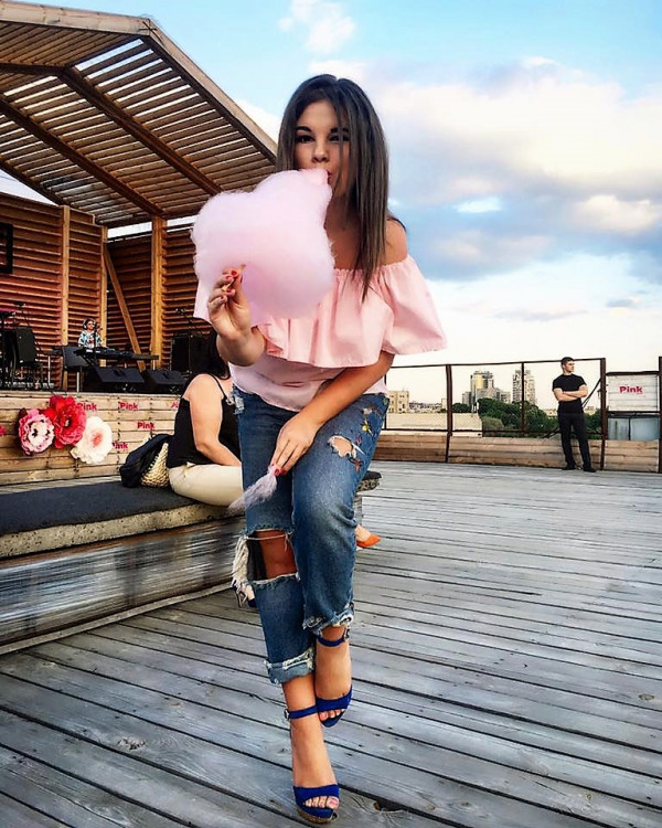 Karolina femme russe jalouse