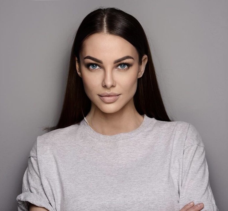 Ekaterina femme russe la plus grande du monde