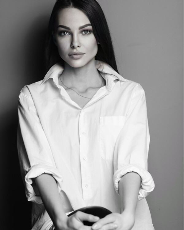 Ekaterina femme russe la plus grande du monde