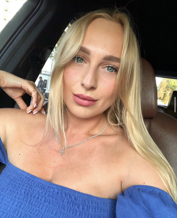 Viktoriya femme russe la plus grande du monde