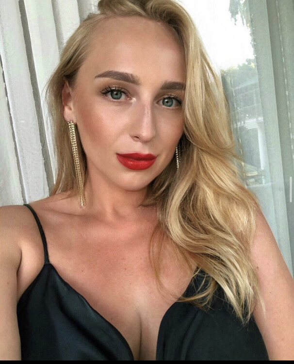 Viktoriya femme russe la plus grande du monde