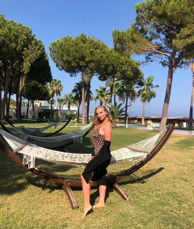 Viktoriya femme russe la plus grande du monde