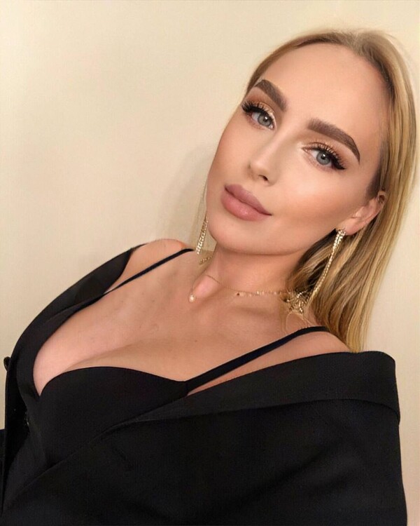 Viktoriya femme russe la plus grande du monde