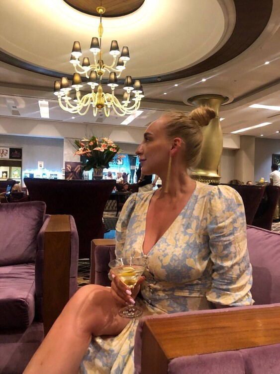 Viktoriya femme russe la plus grande du monde