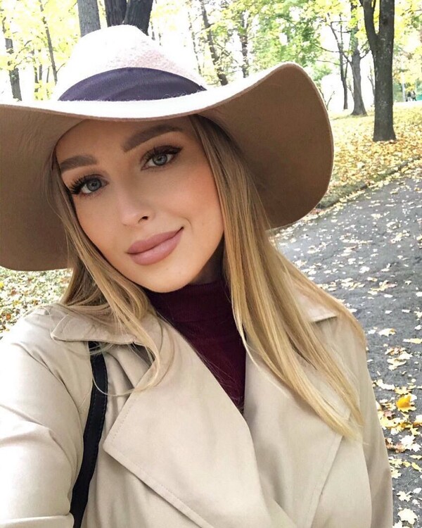 Viktoriya femme russe la plus grande du monde
