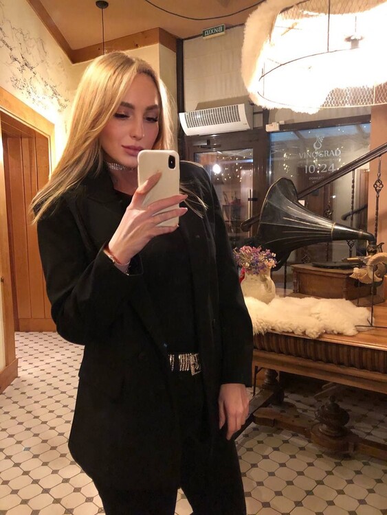 Viktoriya femme russe la plus grande du monde