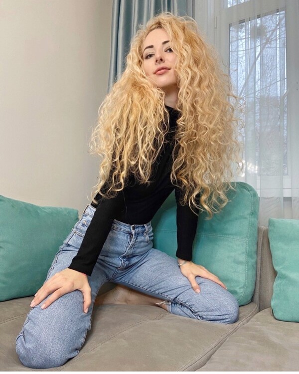 Yanochka femme russe qui parle francais