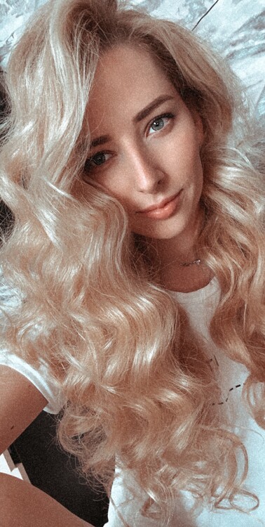 Yanochka femme russe qui parle francais