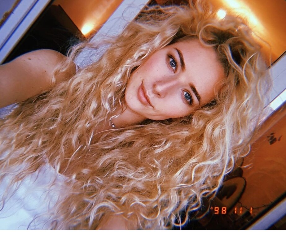 Yanochka femme russe qui parle francais