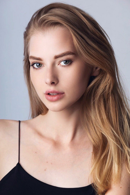 Adelina femmes russes pour rencontre