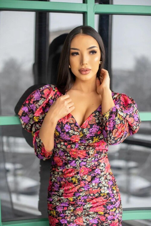 Ayagoz femmes russes st petersbourg