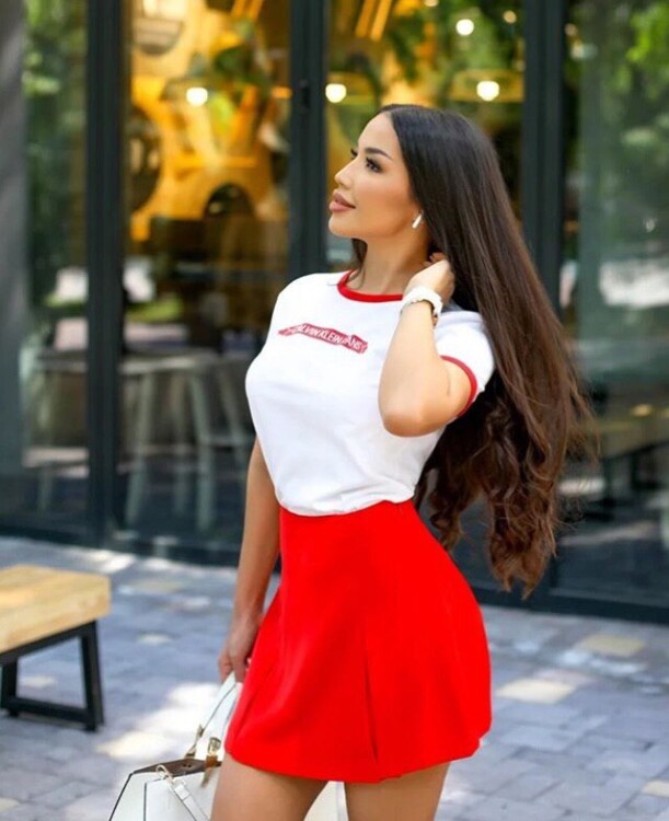 Ayagoz femmes russes st petersbourg
