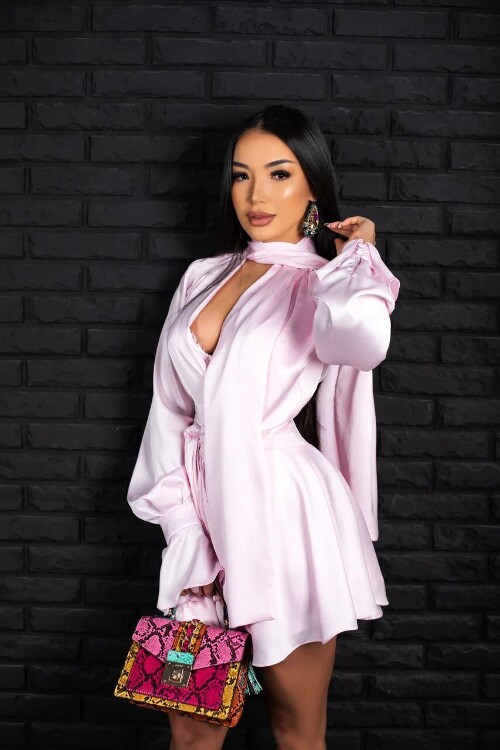Ayagoz femmes russes st petersbourg